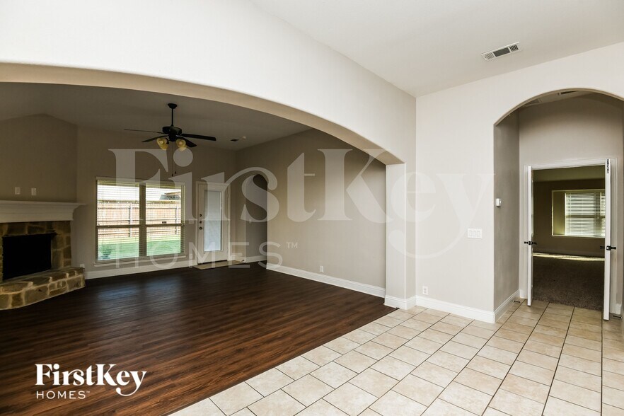 Building Photo - 826 Graham Dr