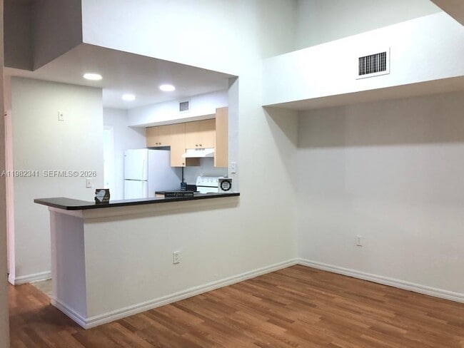 Building Photo - 2544 Centergate Dr