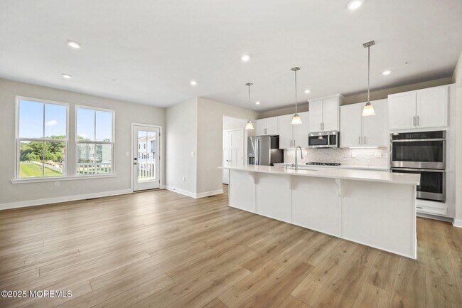 Building Photo - 20 Gramercy Dr