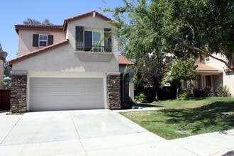 Building Photo - Beautiful  3bed 2.5 ba in Paseo del Sol. Lots of Amenities! Available now!