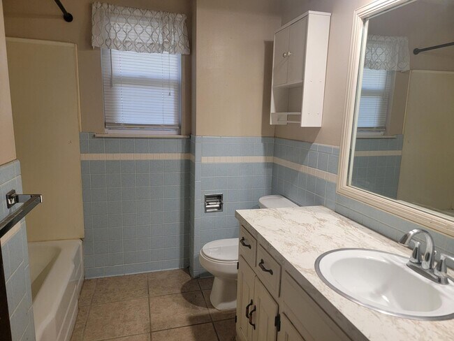 Building Photo - 2307 Quannah Dr