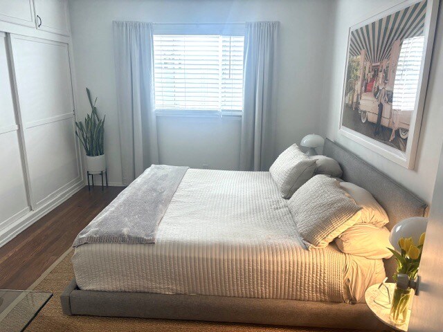 Building Photo - 916 N Sweetzer Ave