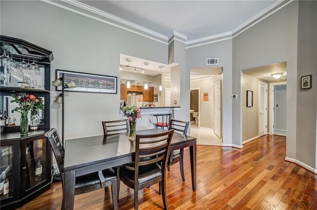 Building Photo - 3275 Lenox Rd NE