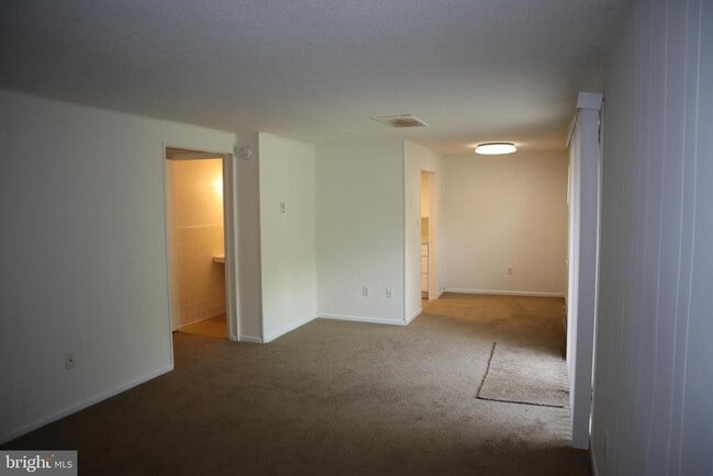 Primary Photo - 809 Logan St