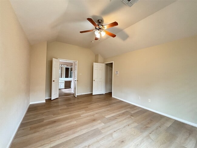 Building Photo - 3418 Shadowfern Dr