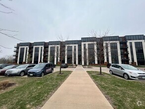Building Photo - $2,400 | 2 Bedroom, 2 Bathroom Condo | Pet...
