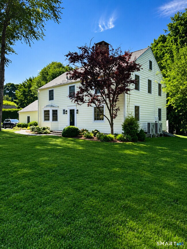 Building Photo - 72 Hillandale Rd