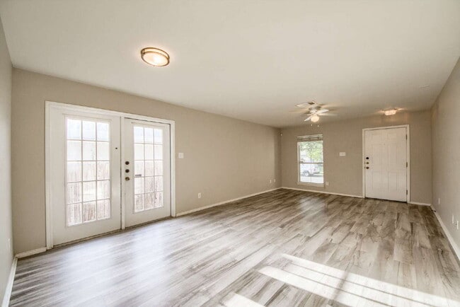 Building Photo - Charming 3-bedroom, 2-bathroom home in Wildhorse!