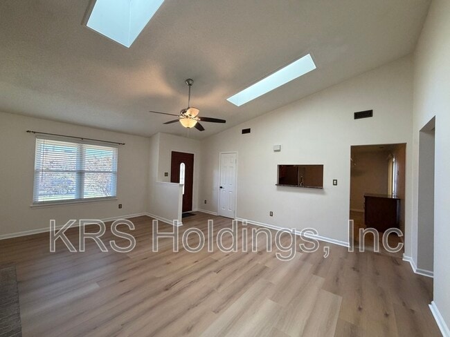 Building Photo - 1620 Boles Pl