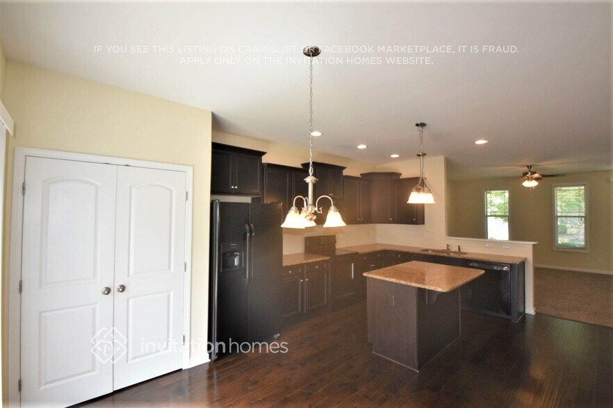 Building Photo - 127 Verrazano Pl