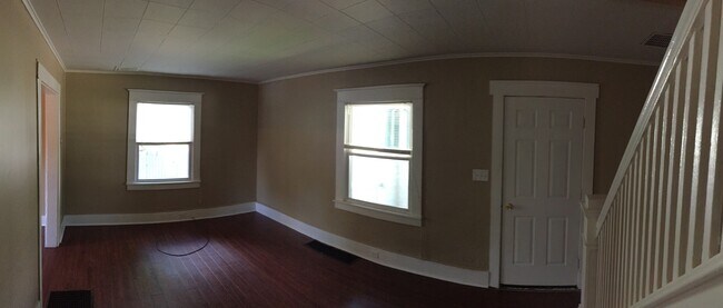 Building Photo - 248 Maple Ave