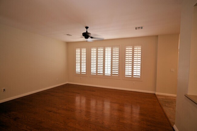 Building Photo - Siena Golf Course Home for Rent! Amazing 55+ Community!