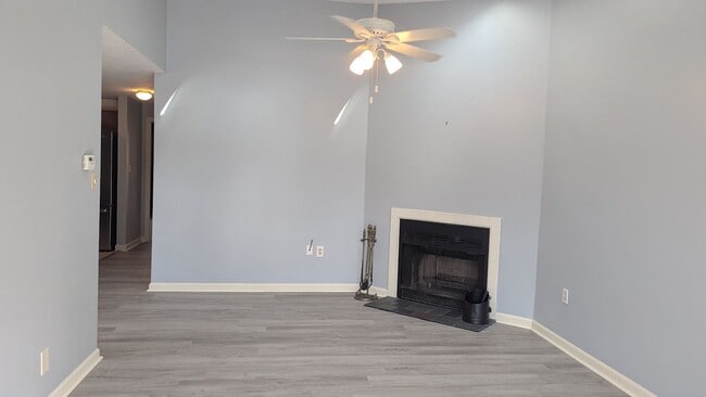 Building Photo - ***Please Respond Directly to the Online Listing, Calls May Not Be Returned***