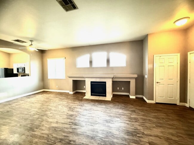 Building Photo - Charming  3-bedroom, 2-bathroom