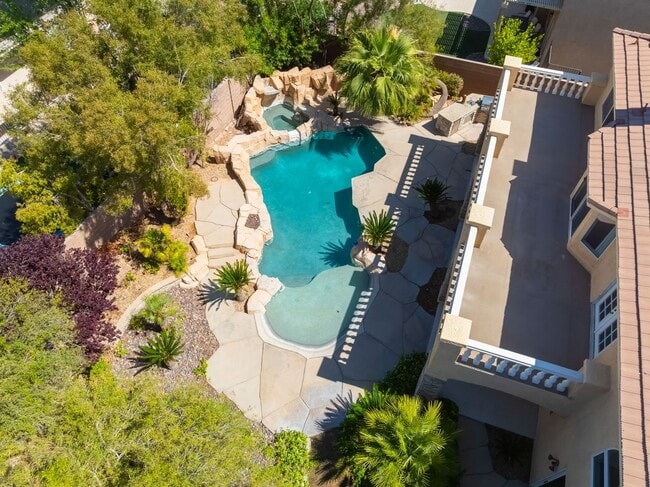 Building Photo - Beautiful Three Story, Five Bedroom Home with Lagoon Style Pool and Spa