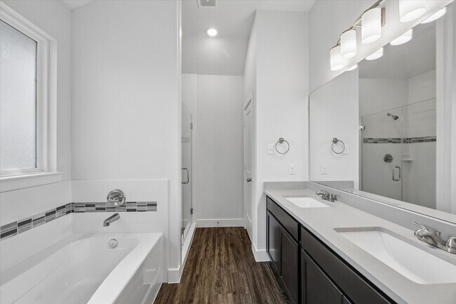 Building Photo - 260 Shoreview Dr