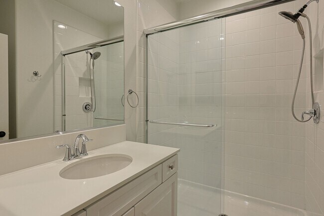Building Photo - Gorgeous 4 Bedroom and 3 Bath Home in Chula vista/Otay Ranch Area