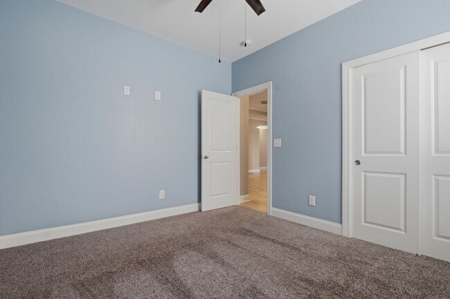 Building Photo - 5036 Winslow Dr