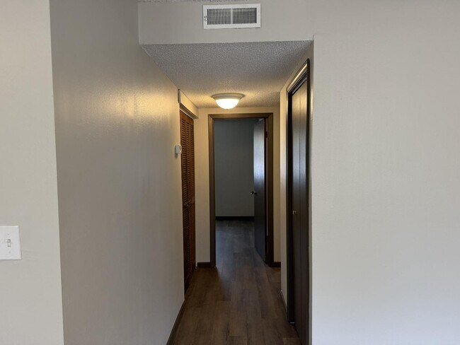 Building Photo - 714 N Campbell St