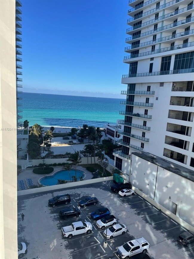 Building Photo - 4001 S Ocean Dr