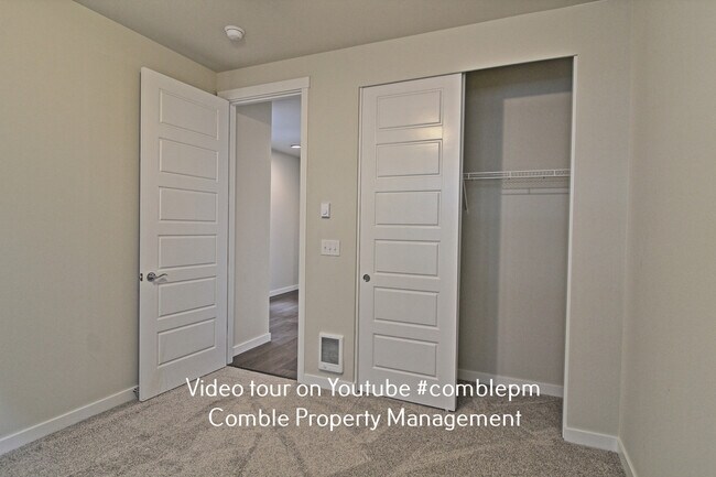 Building Photo - 34418 SE Groshell St