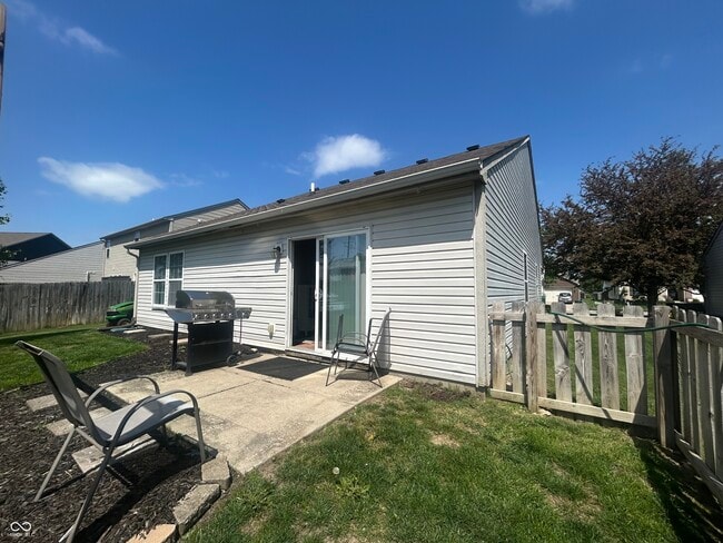 Building Photo - 720 Bluff Creek Dr