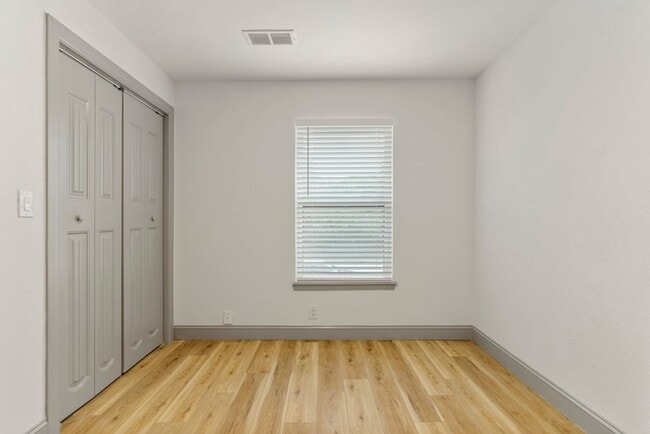 Building Photo - ONYX at 37th