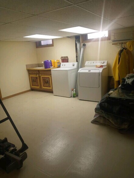 Building Photo - 2454 E Herbison Rd