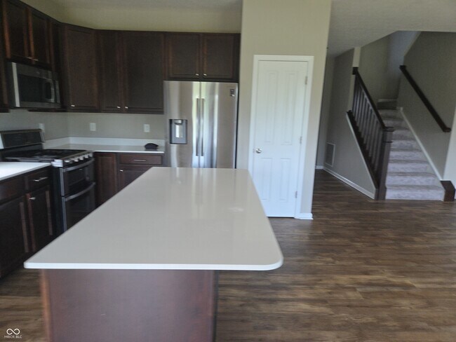 Building Photo - 6011 Aspen Meadow Dr