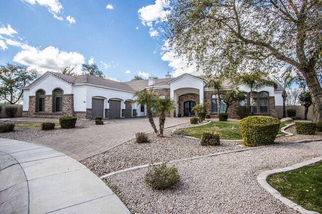 Primary Photo - Oh Wow!! Beautiful 5BR/3.5BA Custom Home w...