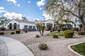 Building Photo - Oh Wow!! Beautiful 5BR/3.5BA Custom Home w...