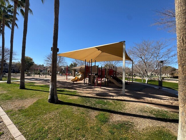 Building Photo - 4062 E Windsor Dr