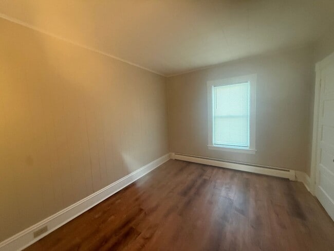 Building Photo - 293 Hayward St