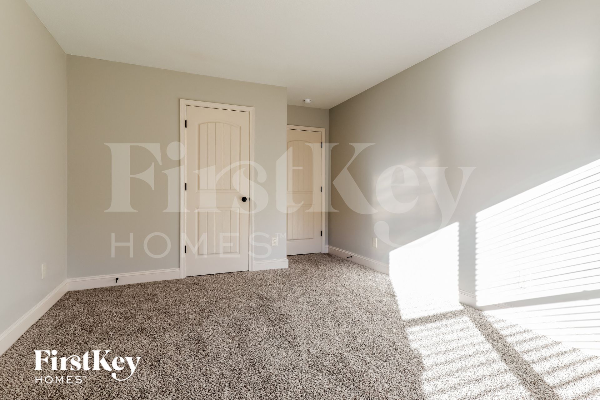 Building Photo - 1028 Lake Vista Dr