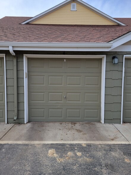 Building Photo - 4755 Hahns Peak Dr