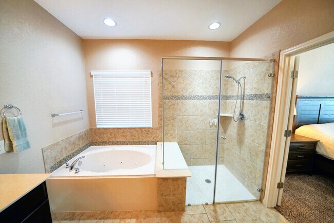 Building Photo - Executive 5-Bedroom Home in Coveted Crossvine Subdivision - Realtor Commission: $750