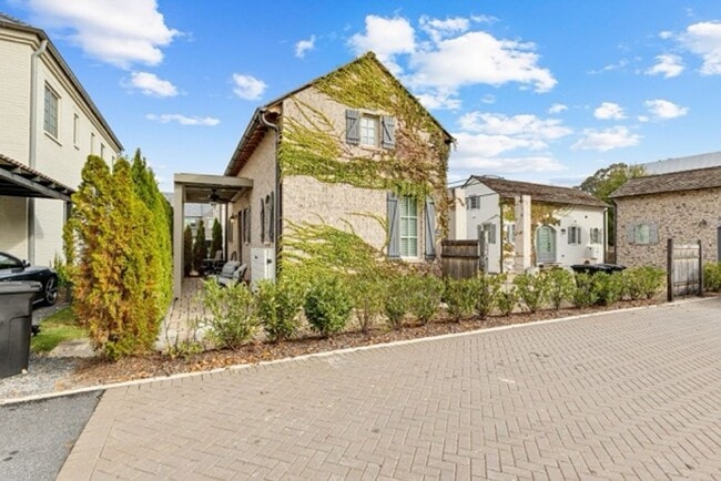 Building Photo - 192 Breakspear Ln