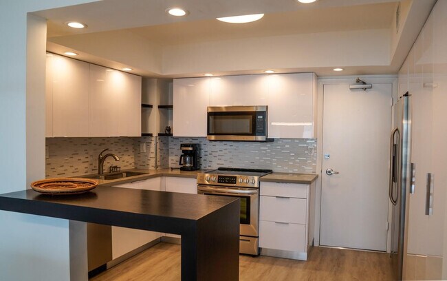 Building Photo - 3750 Galt Ocean Dr