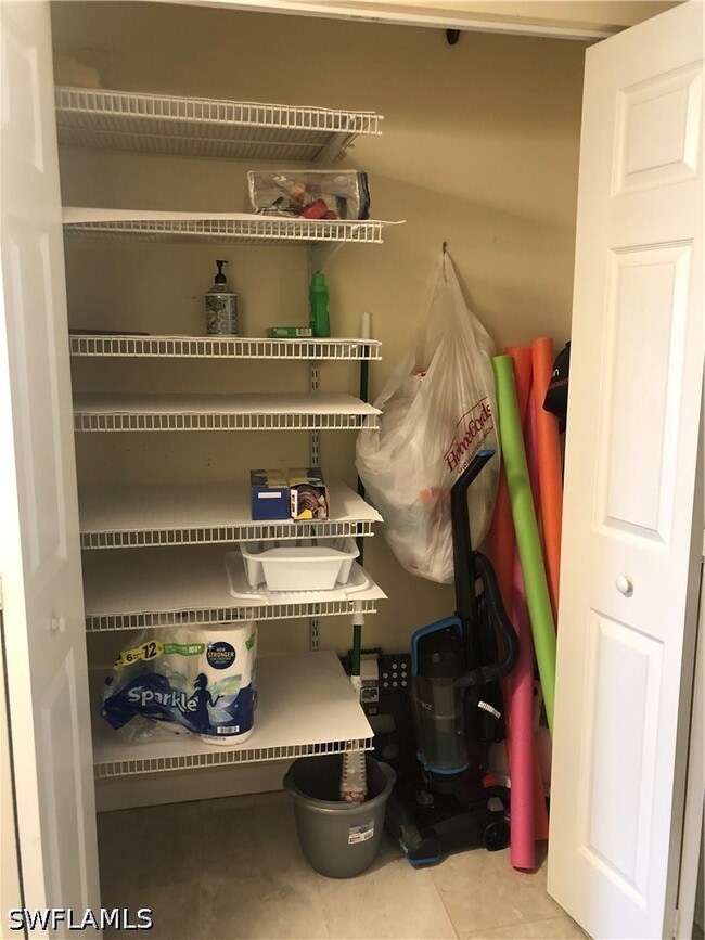 Building Photo - 150 Turtle Lake Ct