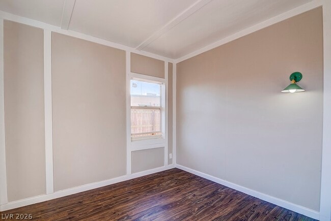 Building Photo - 18 Magnesium St