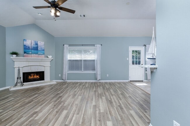 Building Photo - 28610 Hidden Cove Dr