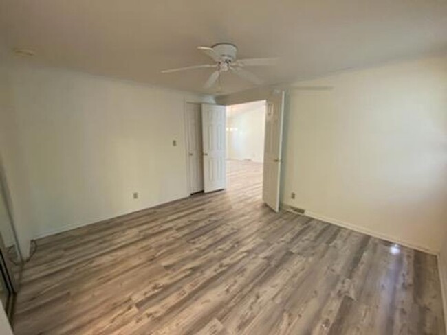 Building Photo - Hampstead - 3 Bedroom, 2 Bath Home