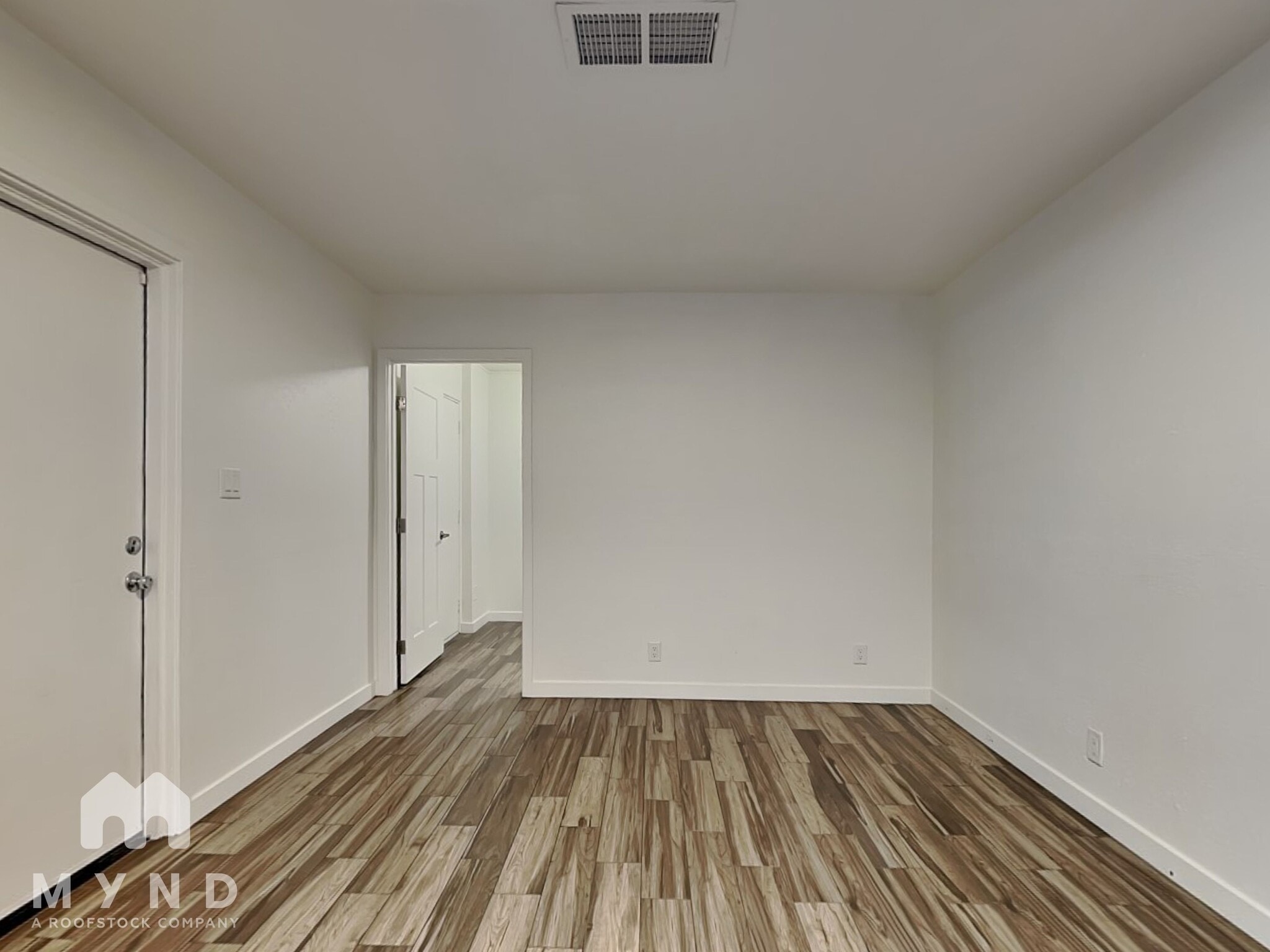 Building Photo - 1544 W 6th St