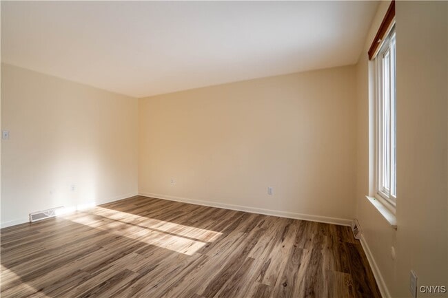 Building Photo - 67 Chestnut Rd