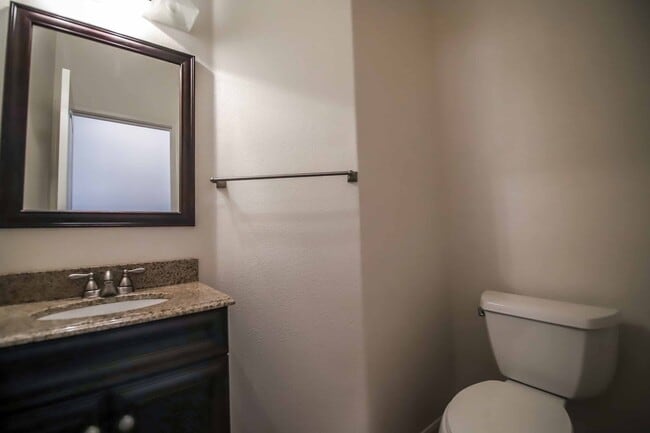 Building Photo - Southern Highlands Beauty with Expansive Loft & Designer Upgrades!