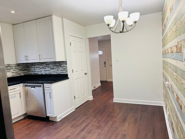 Building Photo - 4531 S Lawler Ave