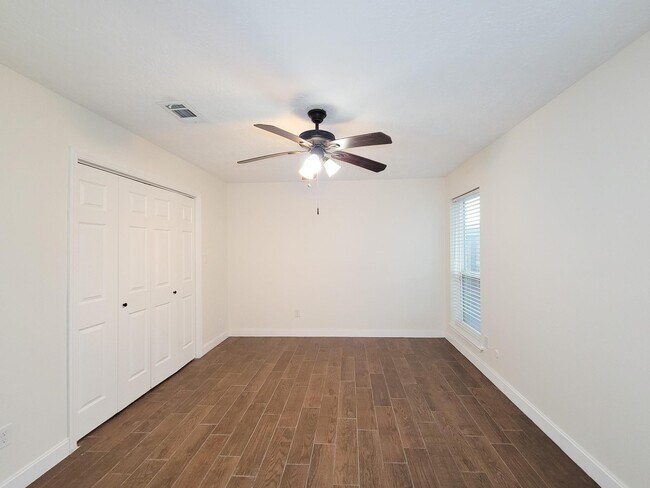 Building Photo - 10010 Sagecanyon Dr