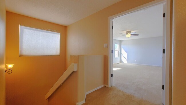 Building Photo - Magnificent 4 Bedroom, 2.5 Bath in Rio Rancho!