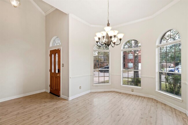 Building Photo - 1019 Norfolk Dr