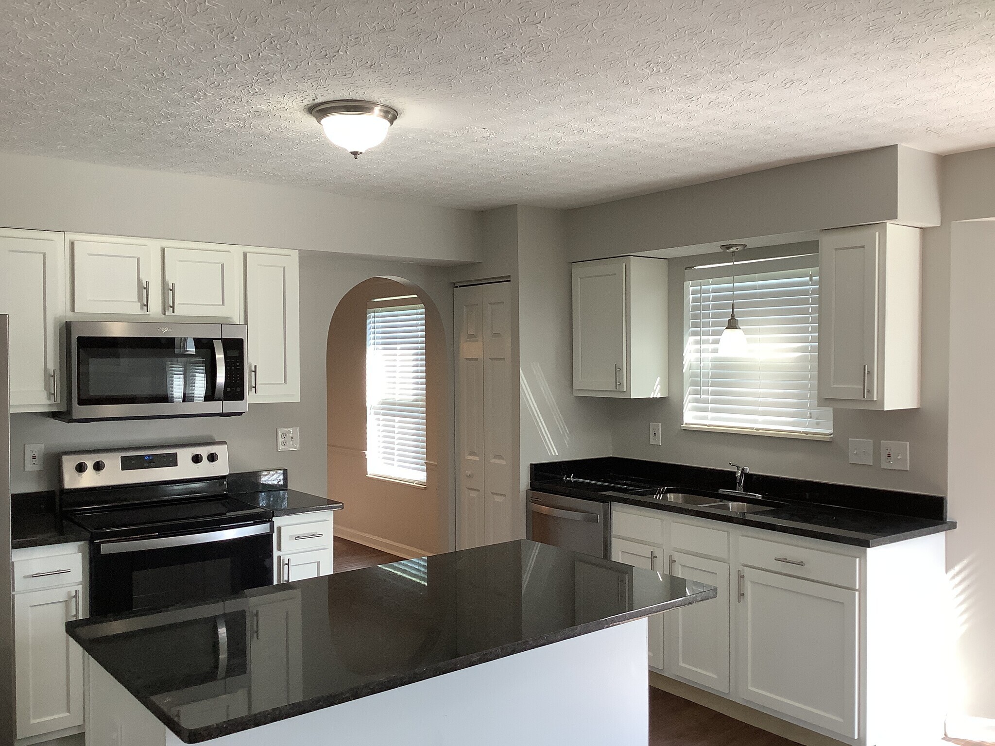 Building Photo - 295 Marjoram Dr